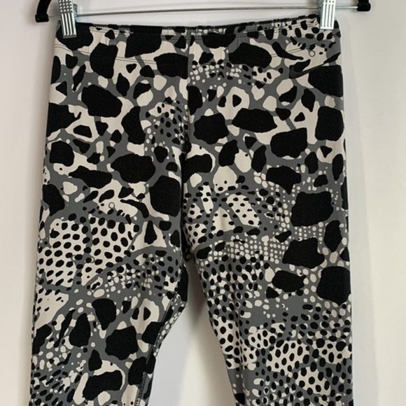 Nike Black, Grey & White Splotchy Print Leggings - Picture 2 of 7